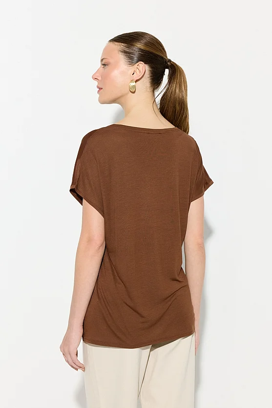 V Yaka Önü Saten Tshirt - Kahverengi - 5