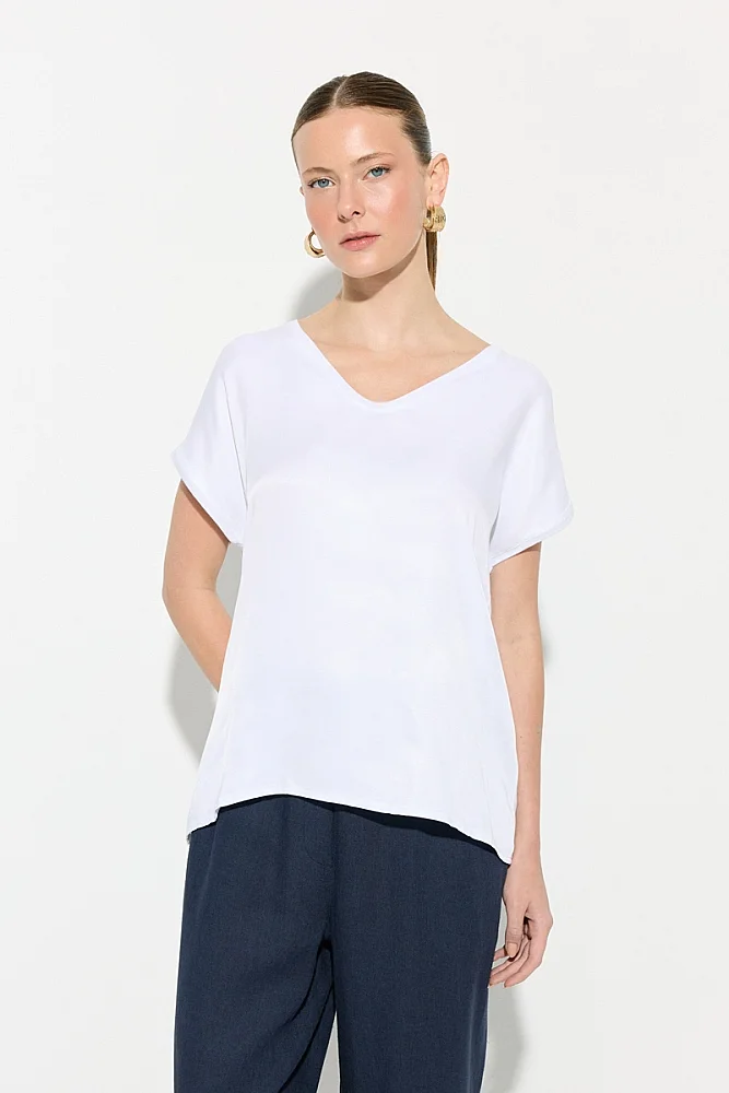 V Yaka Önü Saten Tshirt - Beyaz