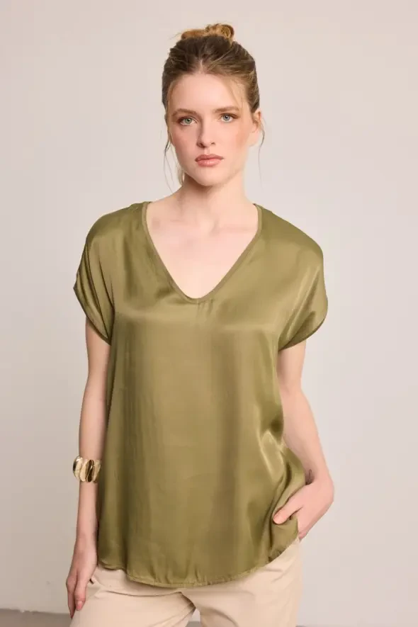 V Yaka Önü Saten Tshirt - Haki - 1
