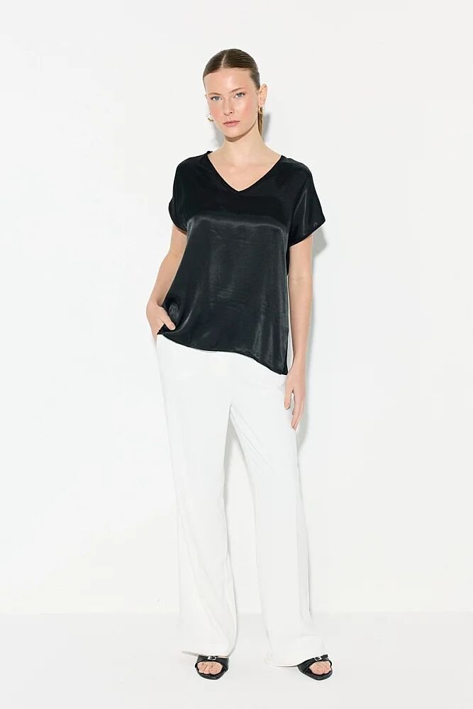 V Yaka Önü Saten Tshirt - Siyah - Gusto (1)