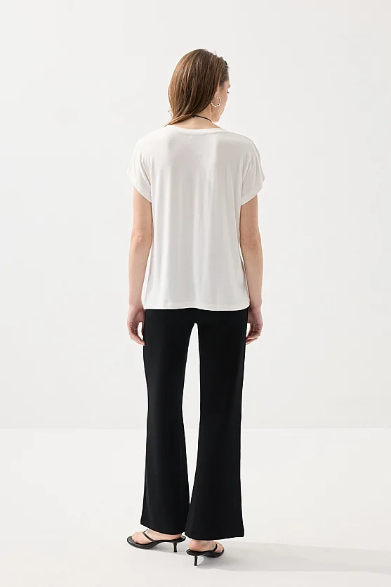 V Yaka Rahat Kesim Bambu T-shirt - Beyaz - Gusto