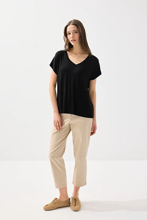 V Yaka Rahat Kesim Bambu Tshirt - Siyah - Gusto