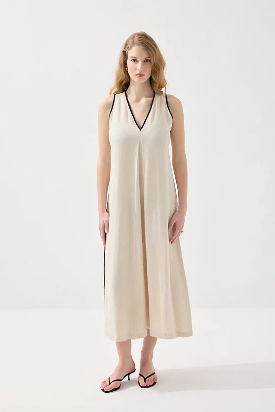 V Yakalı Uzun Keten Elbise - Bej - Gusto