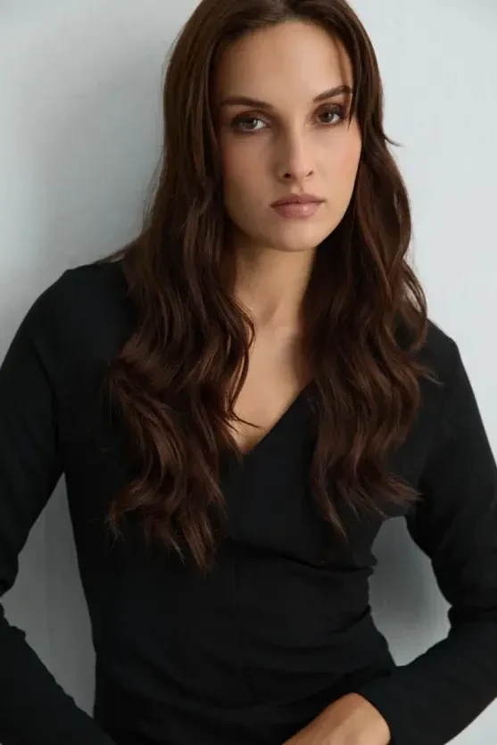 V Yakalı Uzun Lycralı Elbise - Siyah - Gusto