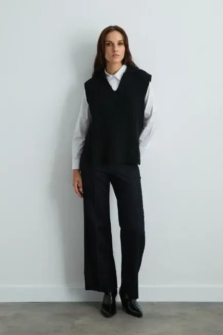 Wool Knit Vest - Black Black