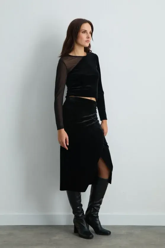 Wrap-Style Velvet Skirt - Black - Gusto