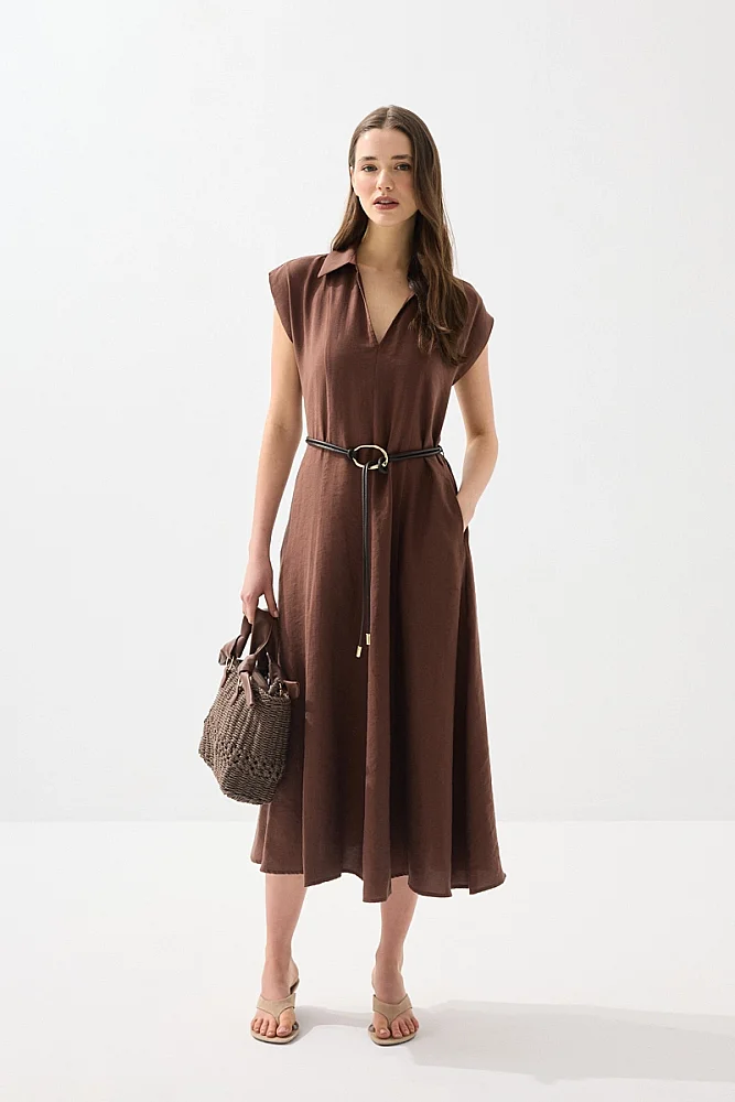 Yakalı Kemerli Uzun Tencel Elbise - Kahverengi
