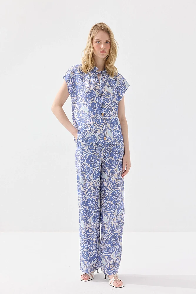 Yakası Bağcıklı Desenli Viskon Bluz - Mavi Mavi