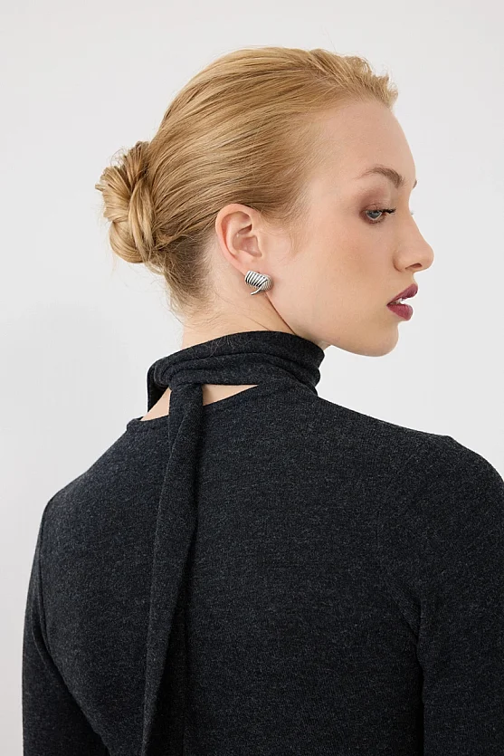 Yakası Bağlama Detaylı Uzun Kollu Örme Bluz - Siyah - Gusto