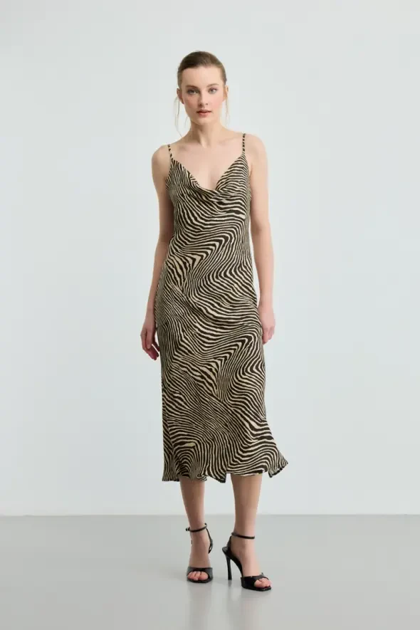 Zebra Desenli Degaje Yakalı Uzun Elbise - Siyah - 3